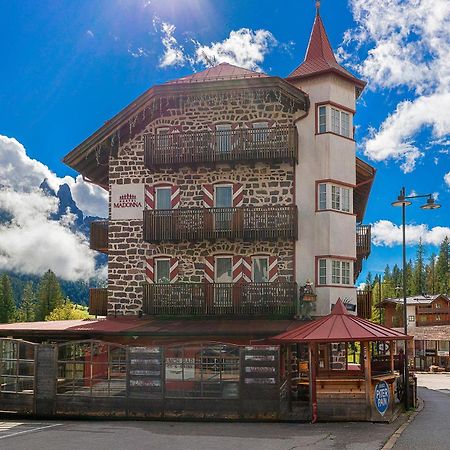 Castel Madonna Aparthotel San Martino Di Castrozza Exterior photo